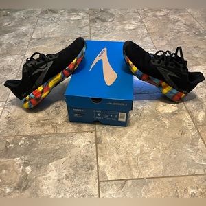 Mens Brooks Launch 8